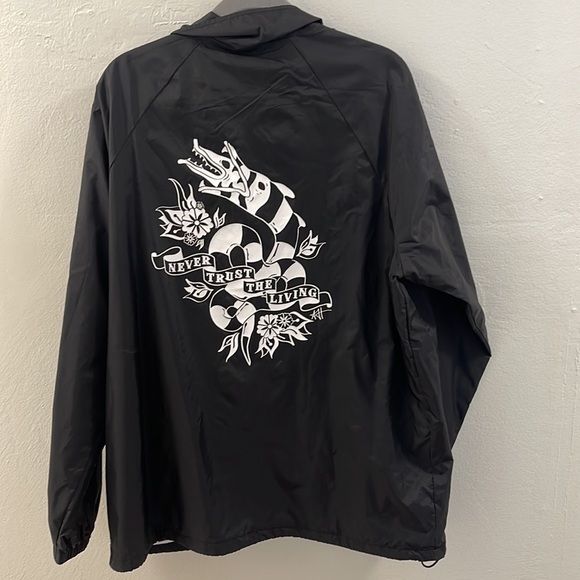 Beetlejuice wind breaker - Picture 2 of 5